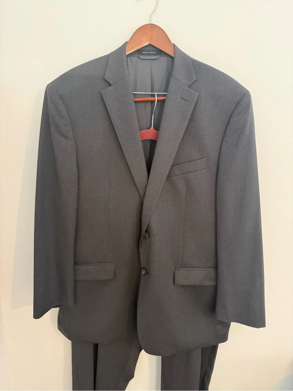Lauren Ralph Lauren Men’s 44R 100% Wool Charcoal Gray 2 Piece Suit